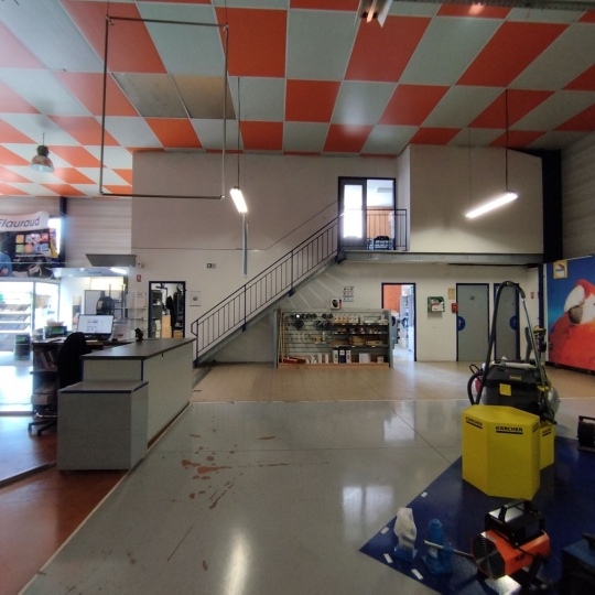  AGENCE IMMOBILIERE MARIN : Local / Bureau | CAHORS (46000) | 1 200 m2 | 8 000 € 