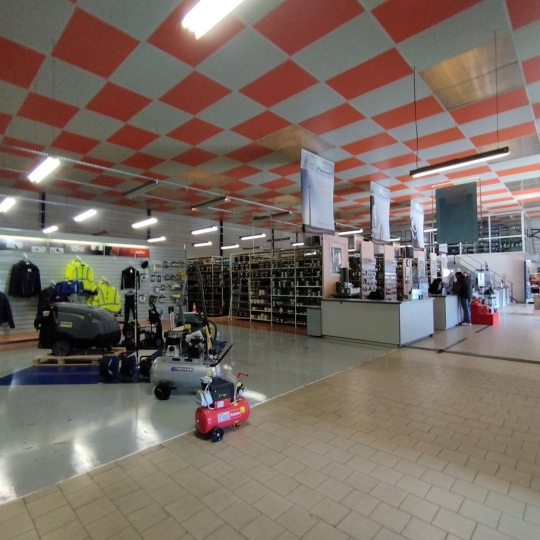  AGENCE IMMOBILIERE MARIN : Local / Bureau | CAHORS (46000) | 1 200 m2 | 8 000 € 
