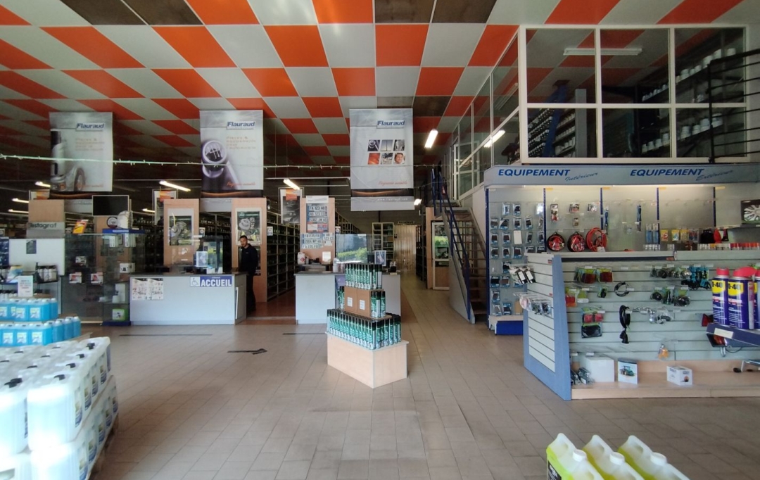 AGENCE IMMOBILIERE MARIN : Local / Bureau | CAHORS (46000) | 1 200 m2 | 8 000 € 