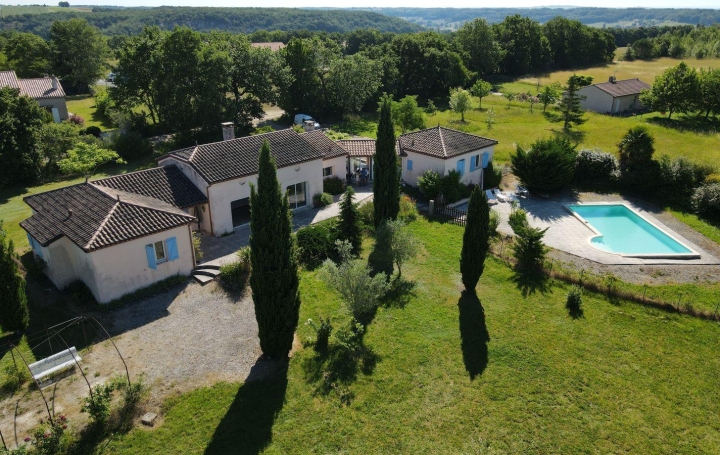 Maison CASTELNAU-MONTRATIER 250 m2 395 000 € Maison CASTELNAU-MONTRATIER 250 m2 395 000 €
