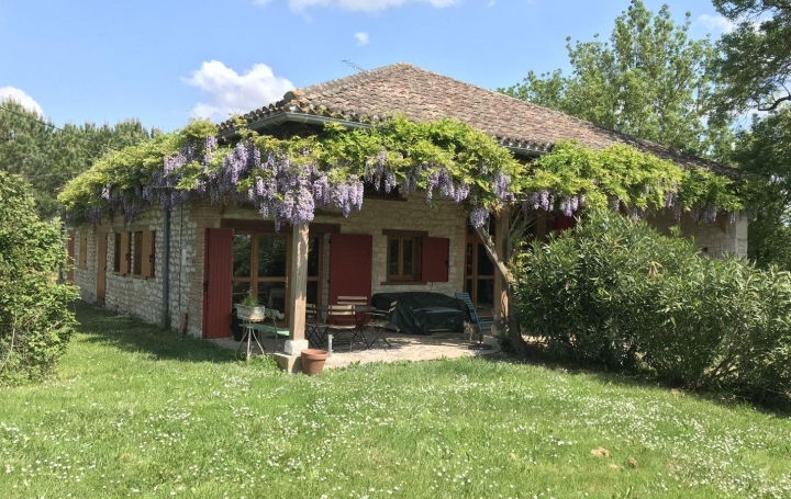 Maison CASTELNAU-MONTRATIER 194 m2 368 000 € Maison CASTELNAU-MONTRATIER 194 m2 368 000 €