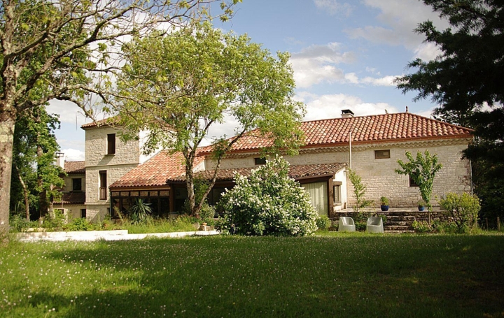 Maison MONTCUQ 325 m2 727 160 € Maison MONTCUQ 325 m2 727 160 €