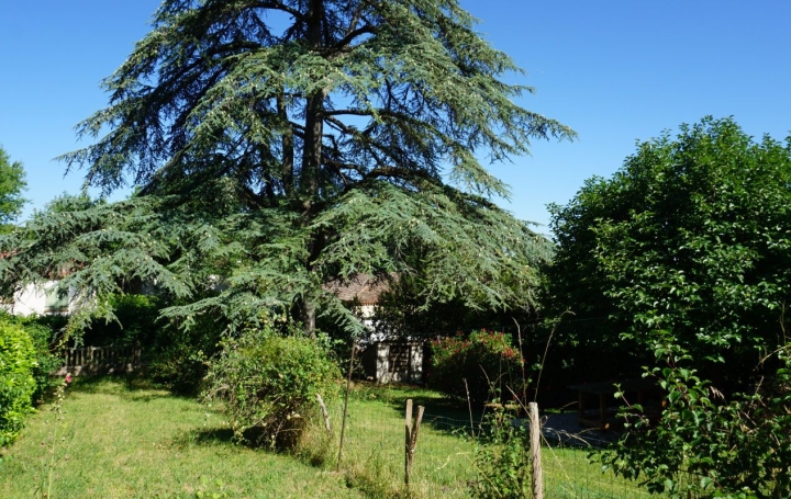 Maison de village   CASTELNAU-MONTRATIER  65 m2 105 000 € 